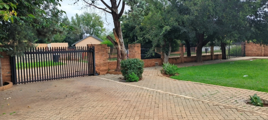 3 Bedroom Property for Sale in Stilfontein North West